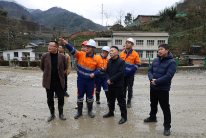 馬邊縣縣委常委、總工會(huì)主席徐澤星一行赴蜀能礦產(chǎn)三號(hào)礦山調(diào)研督導(dǎo)節(jié)后復(fù)工復(fù)產(chǎn)工作