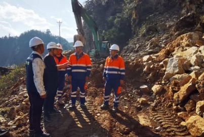 動(dòng)態(tài)排查源頭治理除隱患 地企聯(lián)動(dòng)守護(hù)春節(jié)保平安&mdash;&mdash;蜀能礦產(chǎn)成功處置大型危巖風(fēng)險(xiǎn)